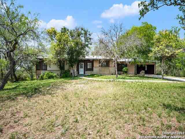 932 Toepperwein Rd - Photo 2 of 27