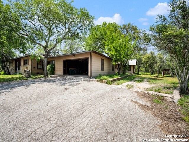 932 Toepperwein Rd - Photo 5 of 27
