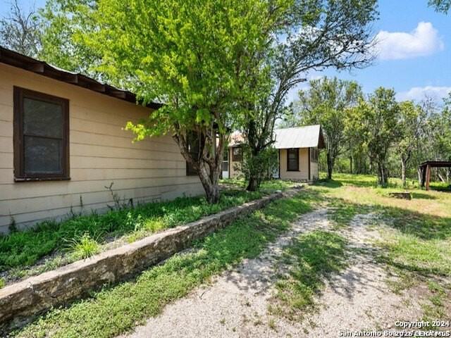 932 Toepperwein Rd - Photo 6 of 27