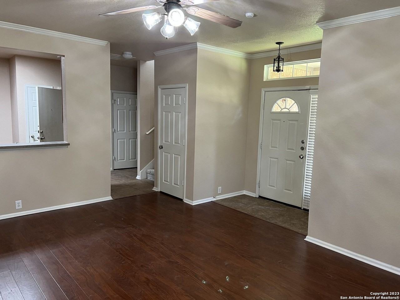 2515 Grayson Way - Photo 4 of 37