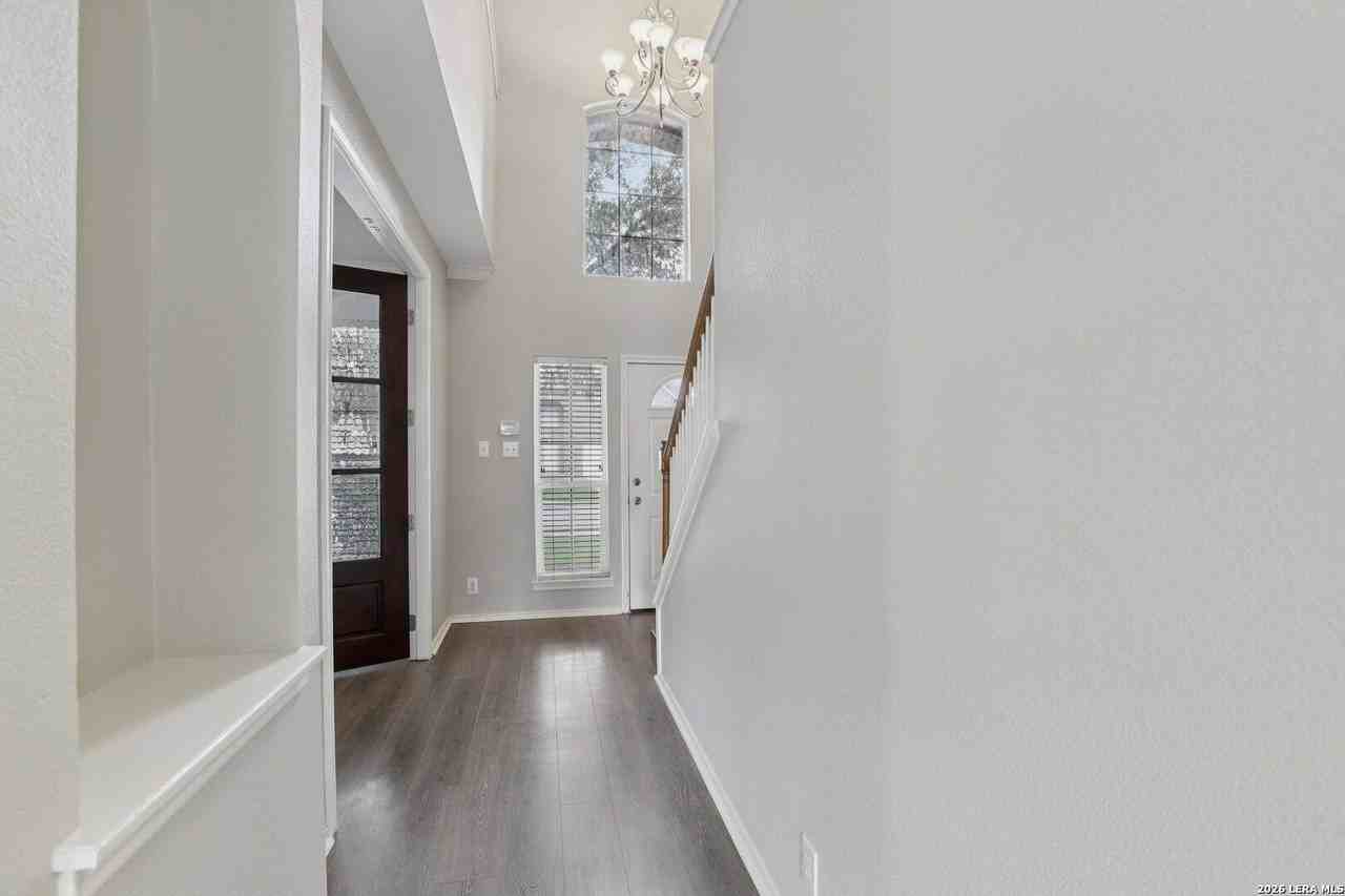 15006 Preston Court Dr - Photo 5 of 44