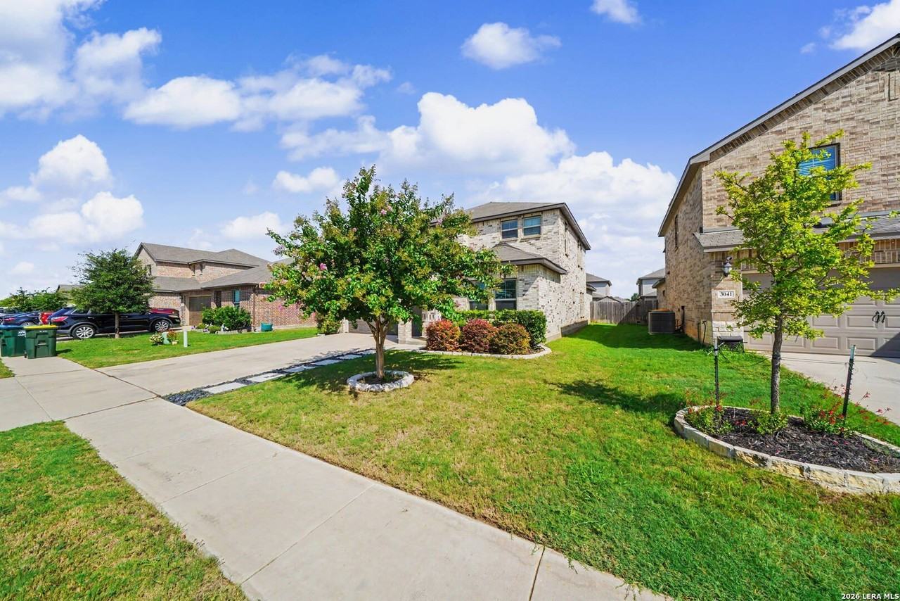 3037 Beringer Blvd - Photo 4 of 50