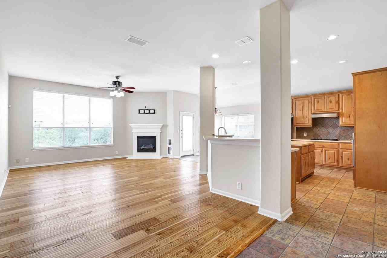 12943 Palatine Hl - Photo 5 of 28