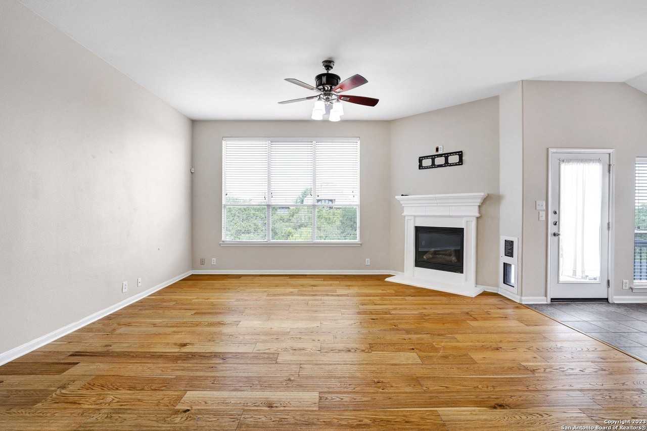 12943 Palatine Hl - Photo 6 of 28
