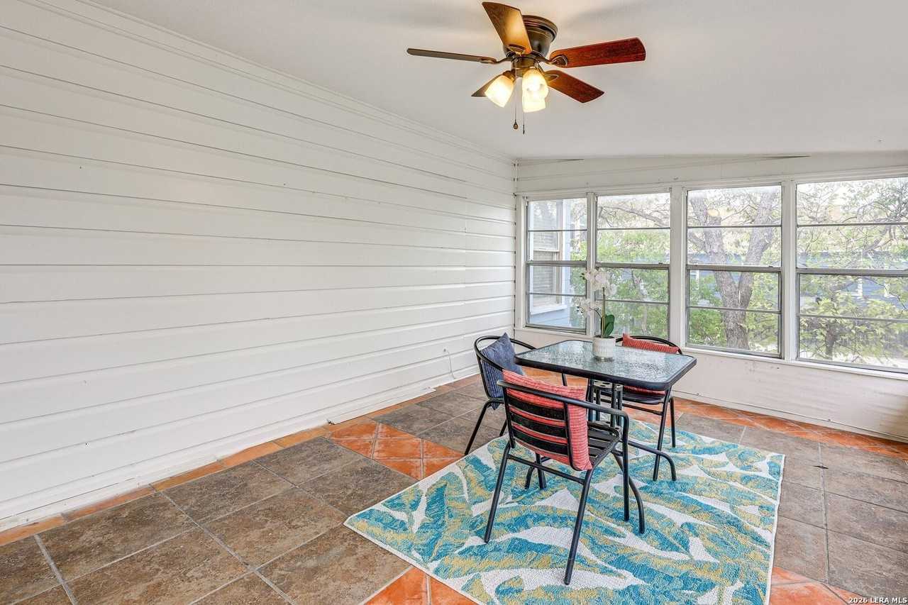 332 Natalen Ave - Photo 6 of 24