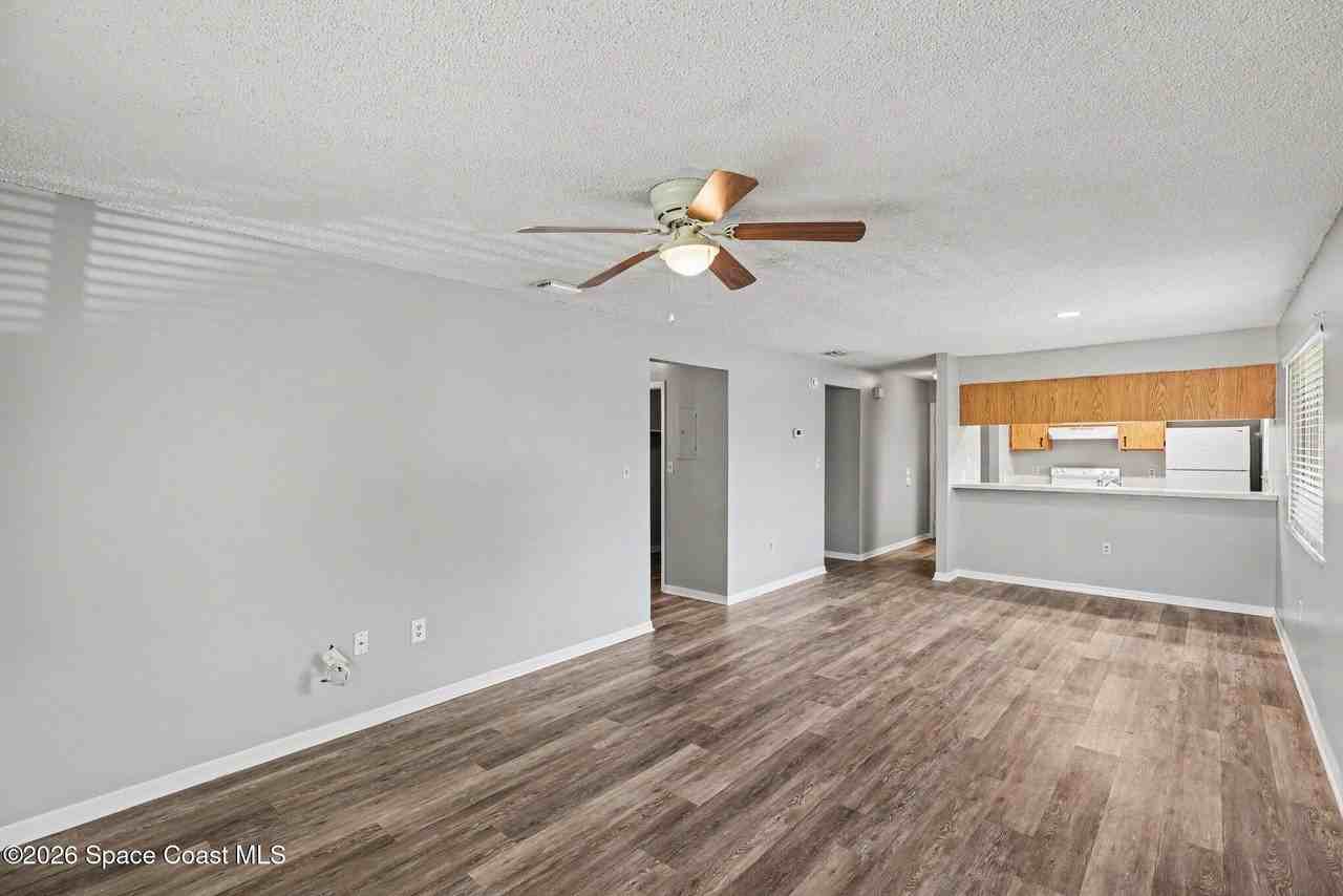 2286 Fox Hollow Dr - Photo 2 of 16