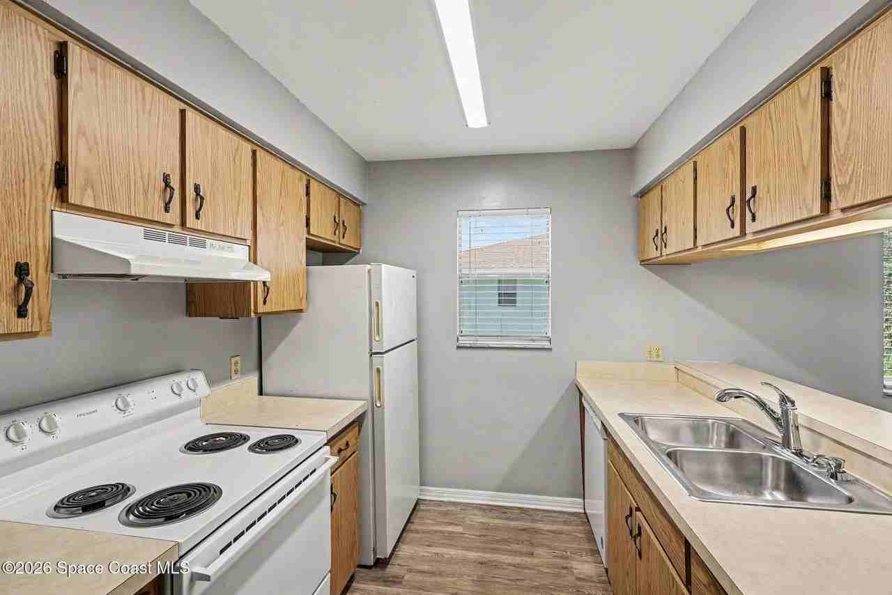2286 Fox Hollow Dr - Photo 5 of 16