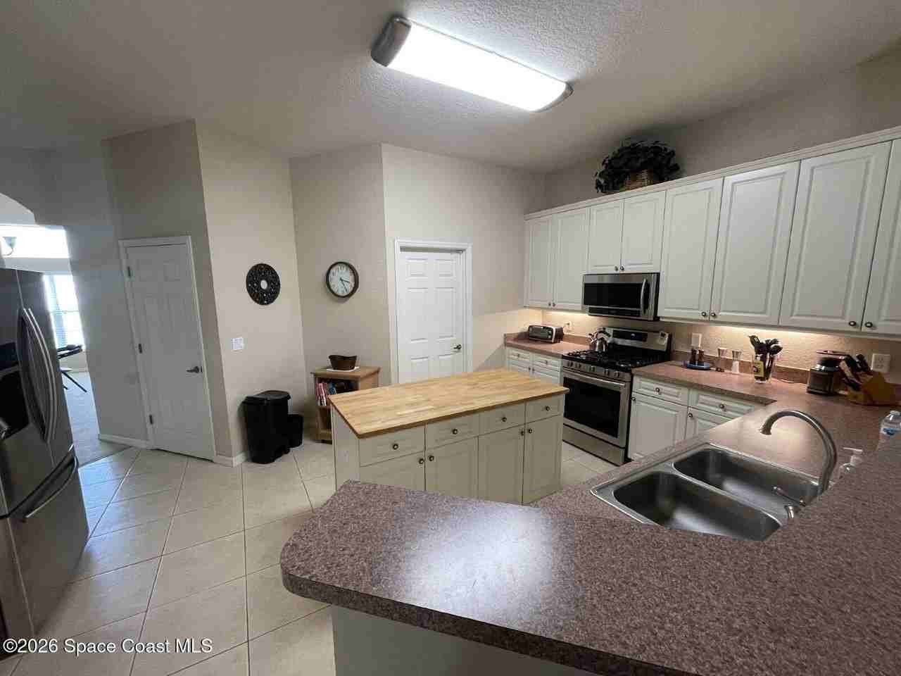 4858 Chastain Dr - Photo 4 of 19