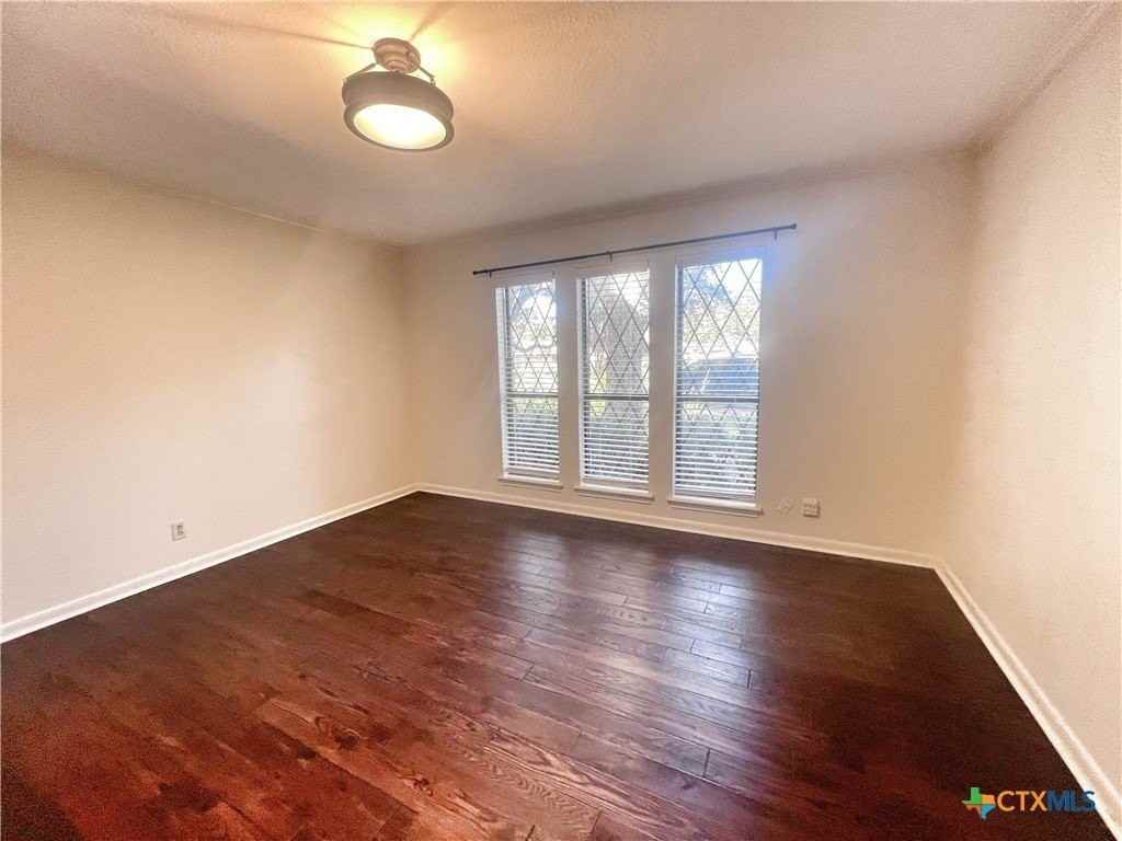 1438 Plumeria St - Photo 4 of 28