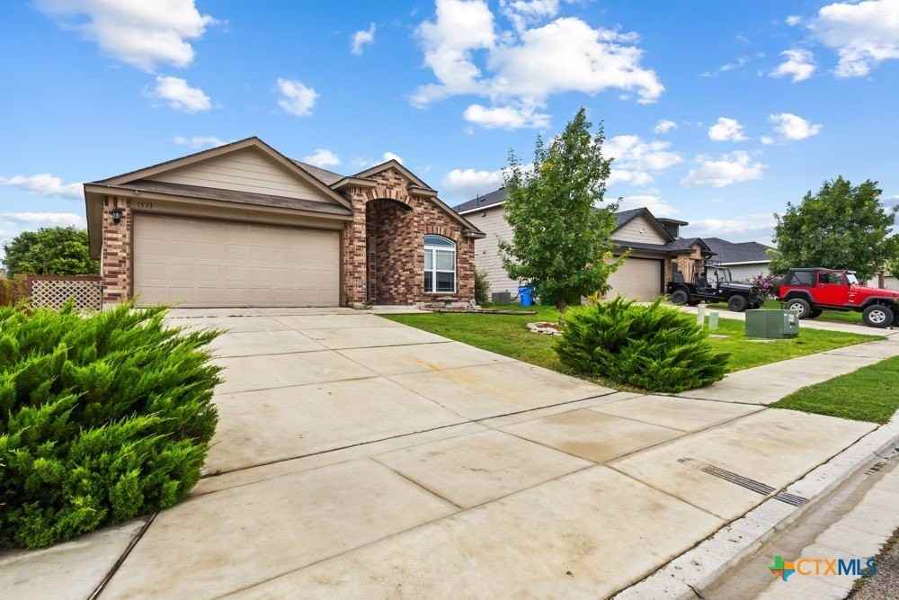 1533 Redbridge Dr - Photo 3 of 26