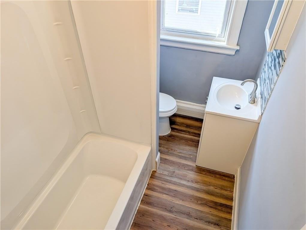 1375 Broad St #2F - Photo 5 of 7