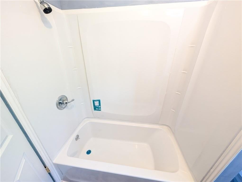 1375 Broad St #2F - Photo 7 of 7