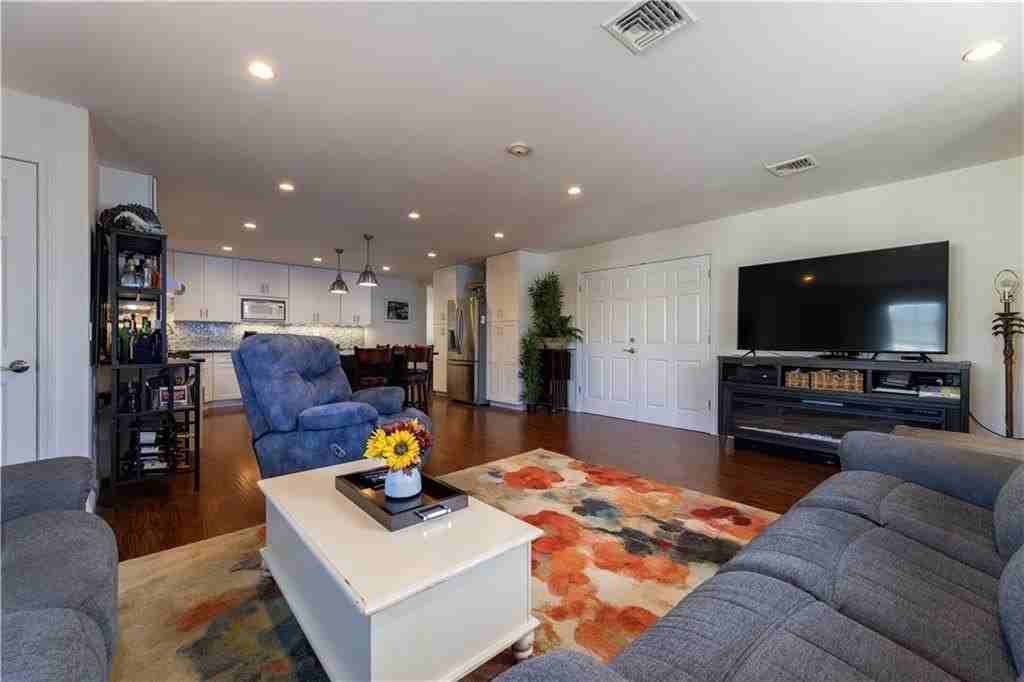 14 Clinton Ave #3 - Photo 7 of 18
