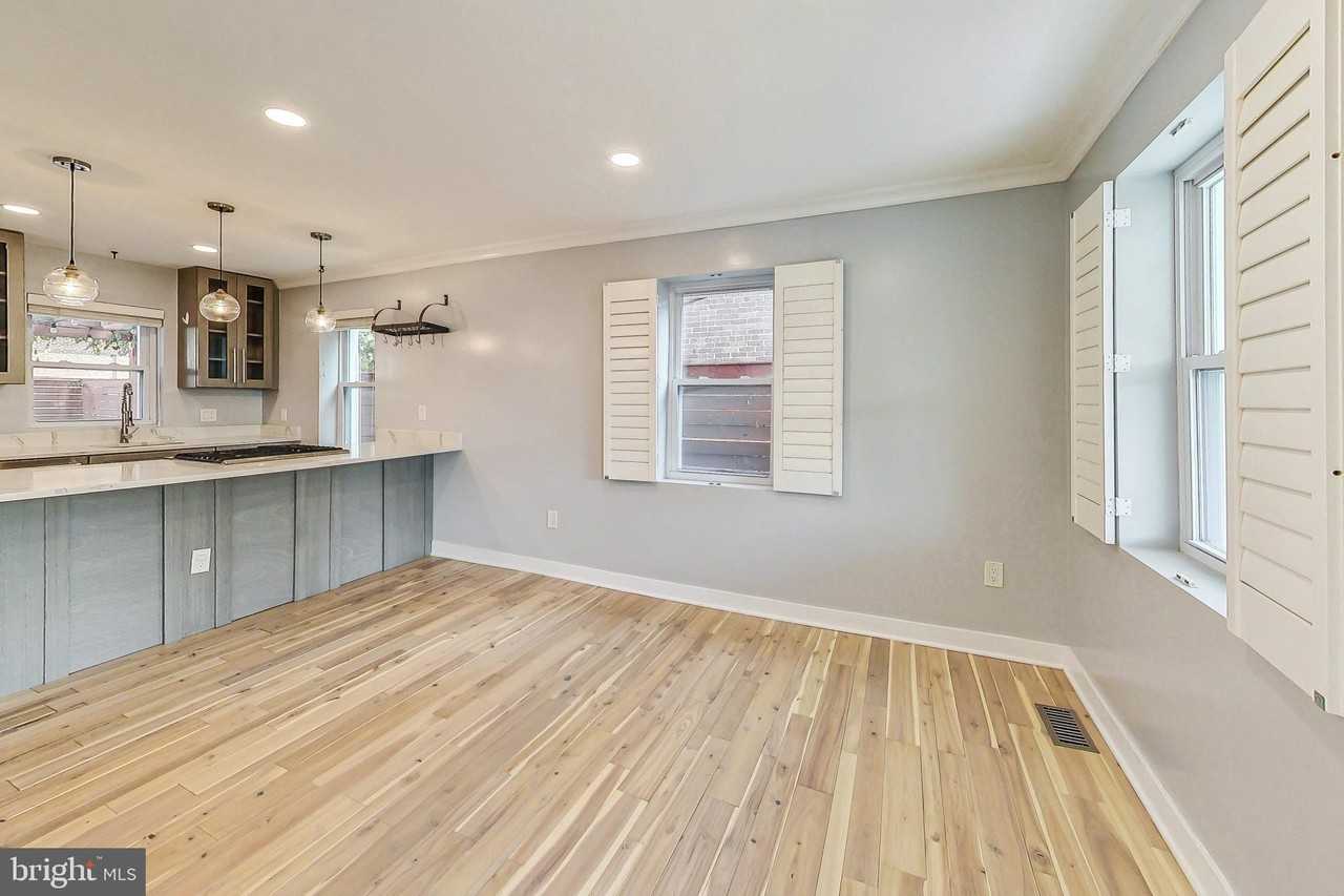 5008 6th Pl Ne - Photo 3 of 28