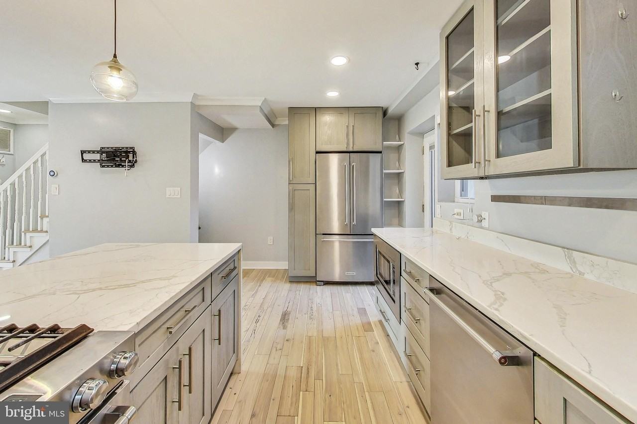 5008 6th Pl Ne - Photo 5 of 28
