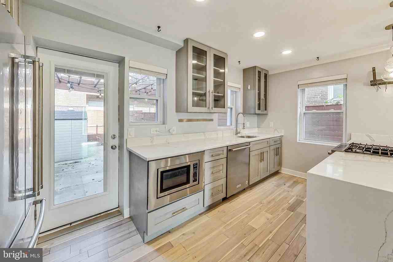 5008 6th Pl Ne - Photo 6 of 28