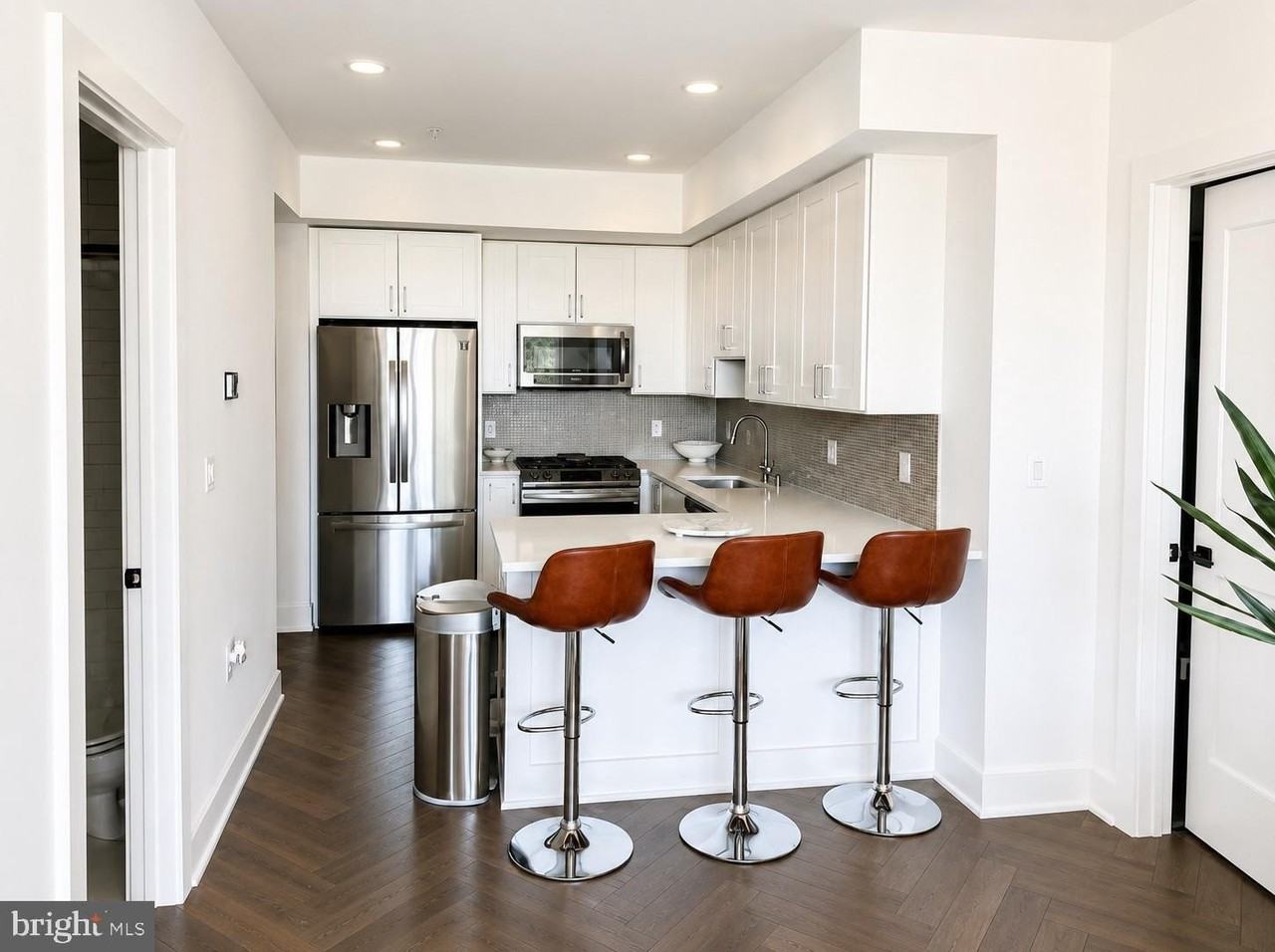 1001 Bryant St Ne #12 - Photo 2 of 6