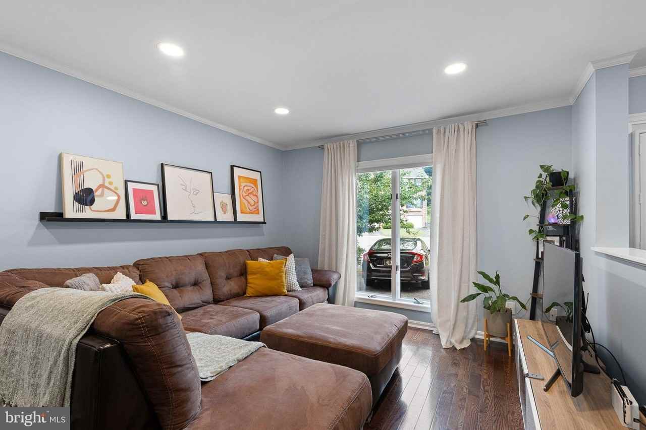 4822 Misty Ct - Photo 4 of 21