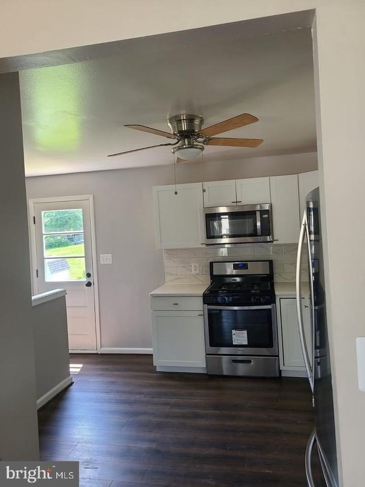 7657 3rd Ave - Photo 6 of 27