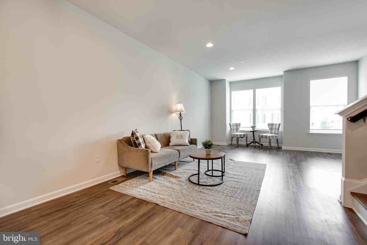 7964 Patterson Way - Photo 4 of 36
