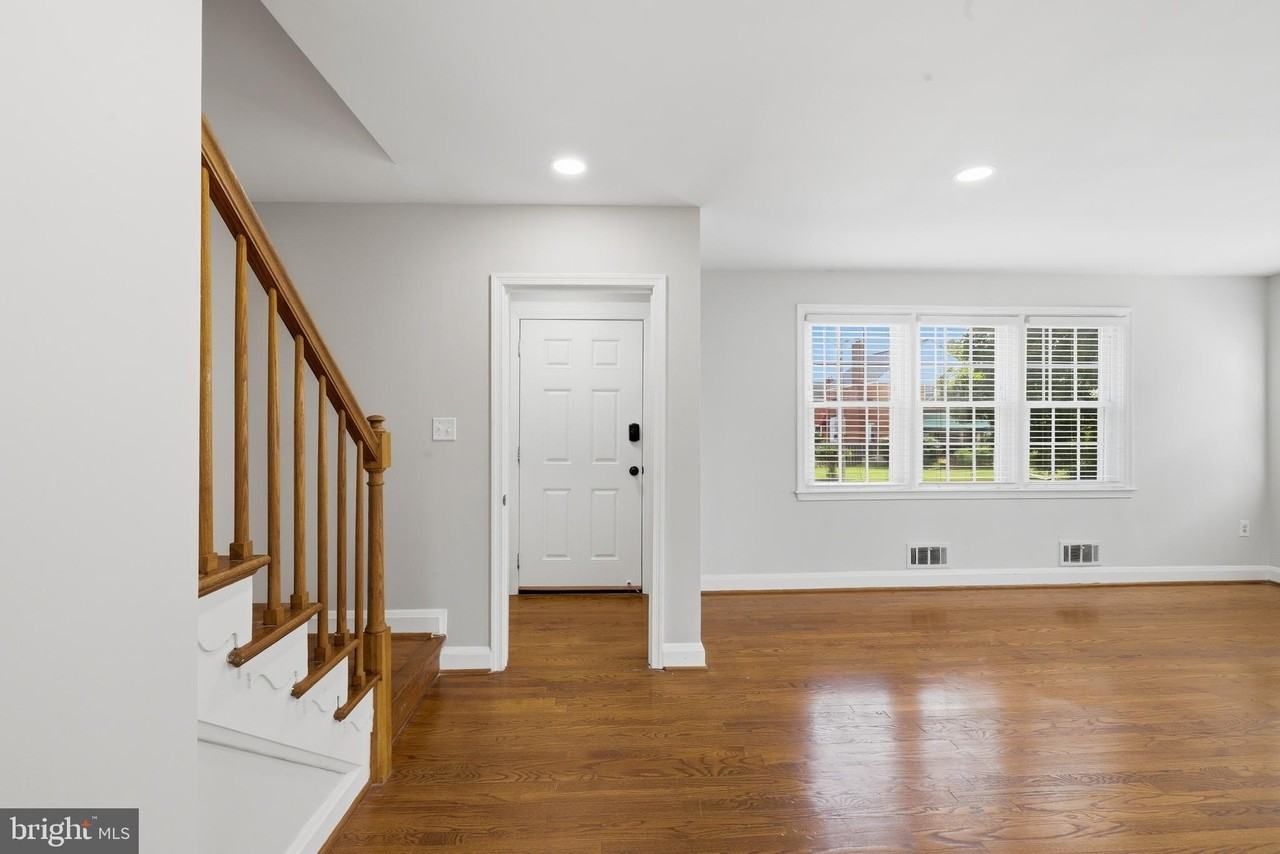8132 Pleasant Plains Rd - Photo 5 of 28
