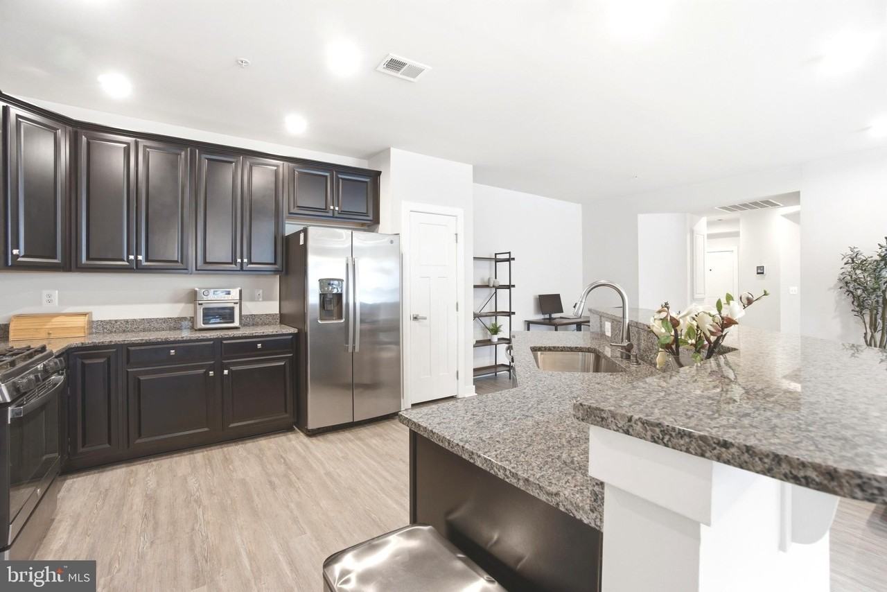 10020 Ruffian Way #A - Photo 6 of 36