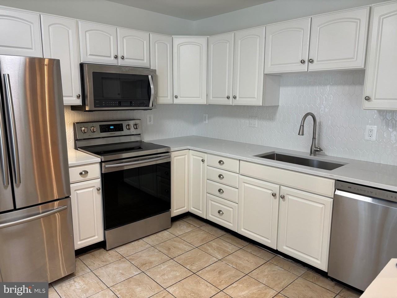 25905 Ridge Manor Dr #8000E - Photo 2 of 6