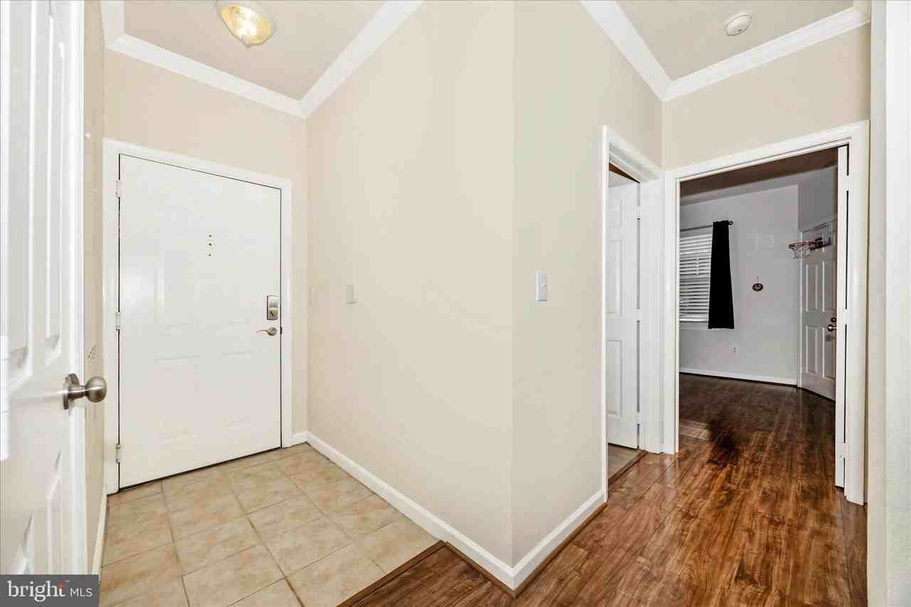 19620 Galway Bay Cir #103 - Photo 3 of 48