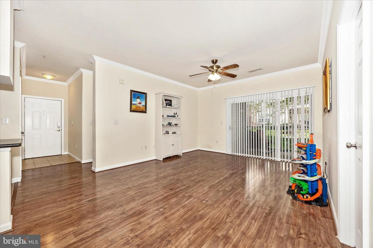 19620 Galway Bay Cir #103 - Photo 4 of 48