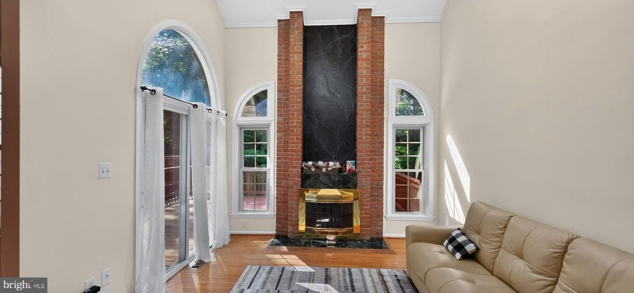 9205 Gatewater Ter - Photo 6 of 39
