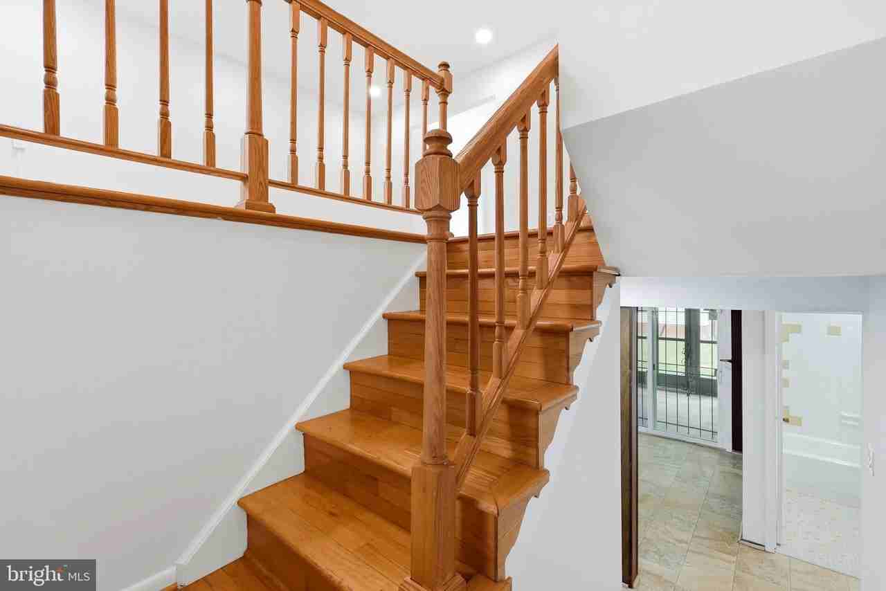 17004 Gohagen Rd - Photo 5 of 39