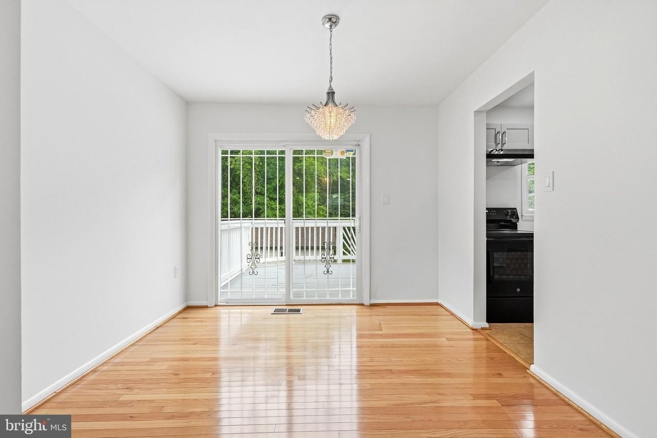 17004 Gohagen Rd - Photo 7 of 39