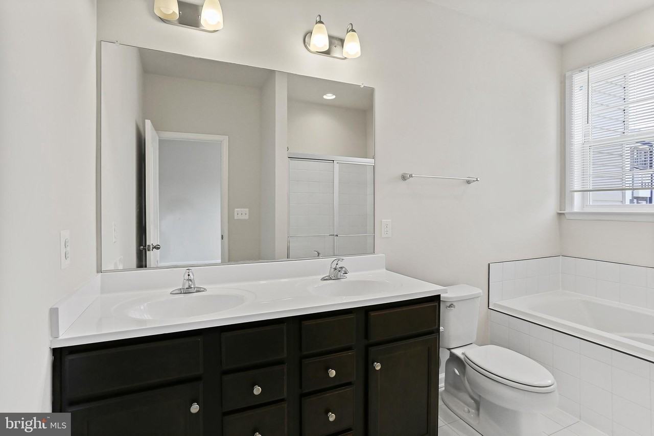 1016 Highpoint Trl - Photo 7 of 15
