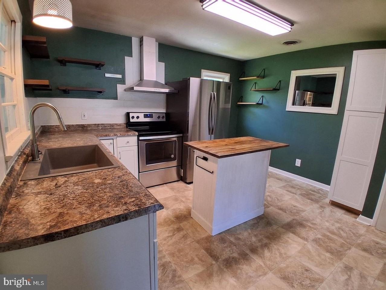 16 Ford Ave - Photo 4 of 11