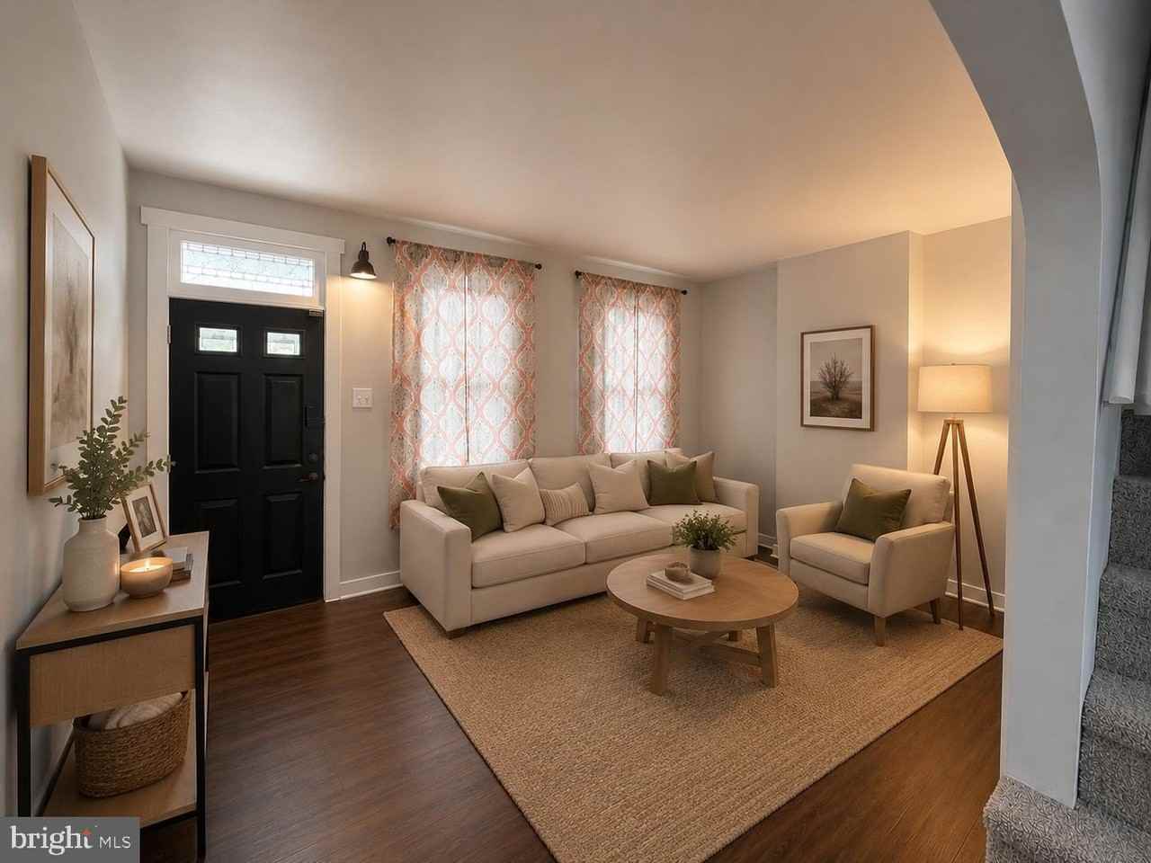 637 Powell St - Photo 2 of 15
