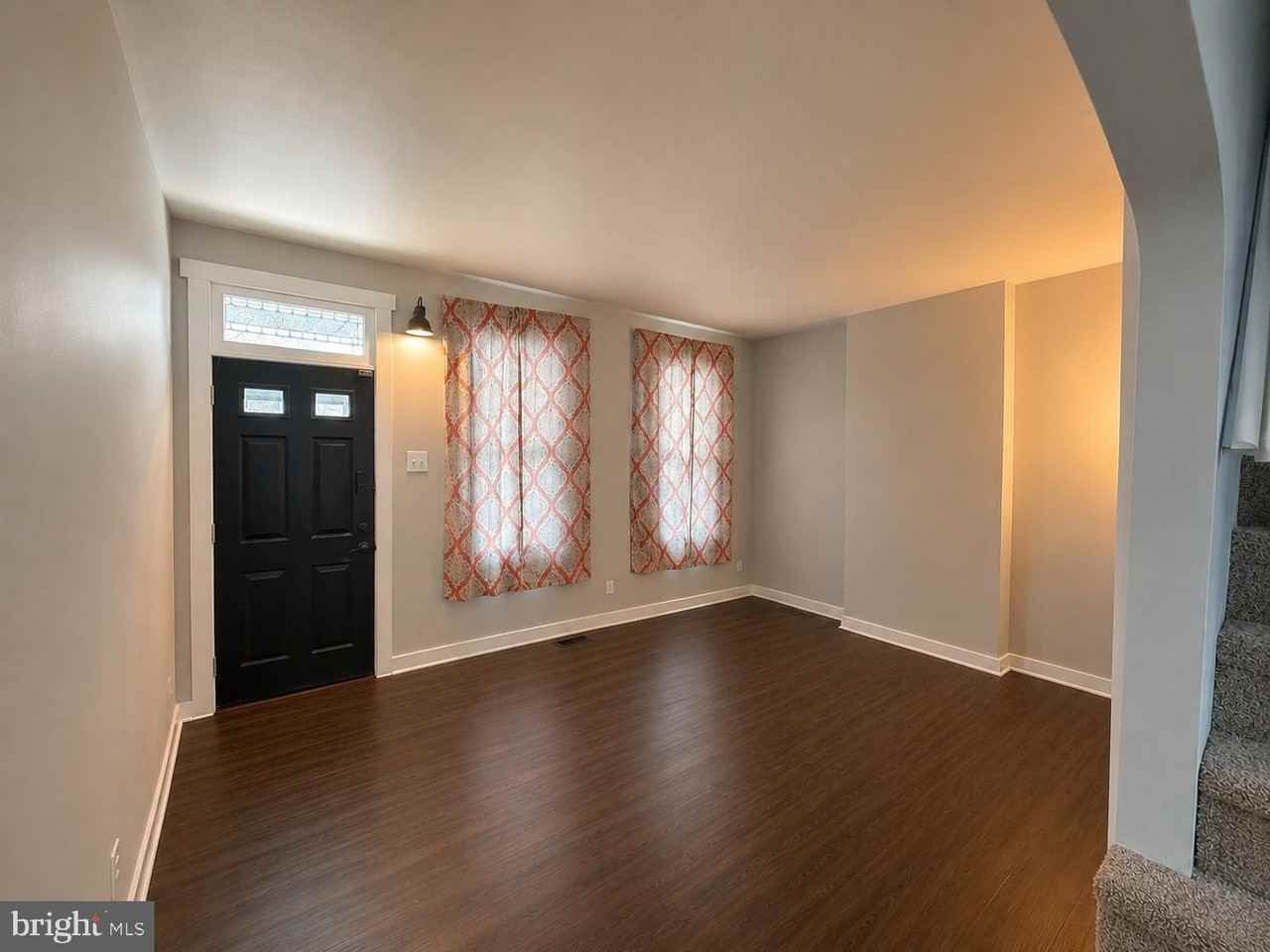 637 Powell St - Photo 3 of 15