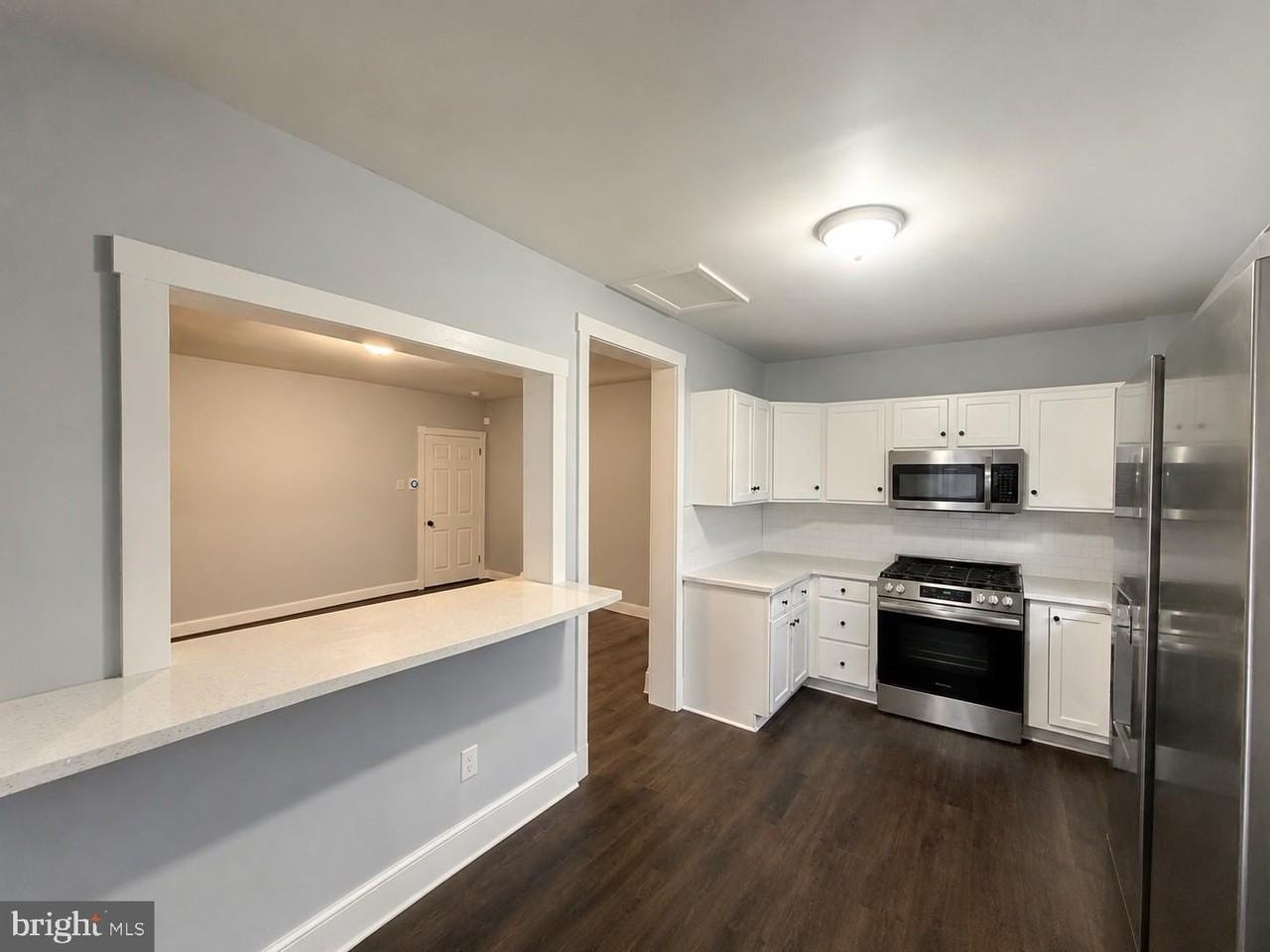 637 Powell St - Photo 7 of 15