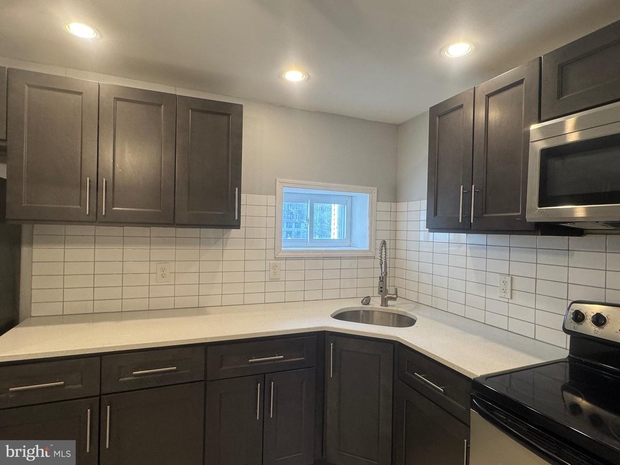 104 Linden St #1 - Photo 4 of 28