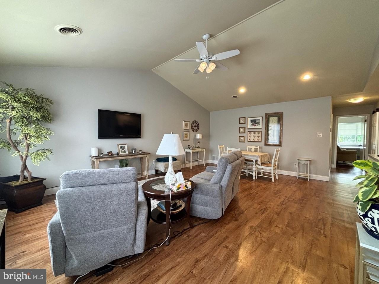 711 Wexford Way - Photo 4 of 20