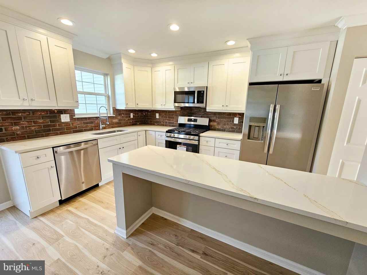 750 E Marshall St #611 - Photo 2 of 22
