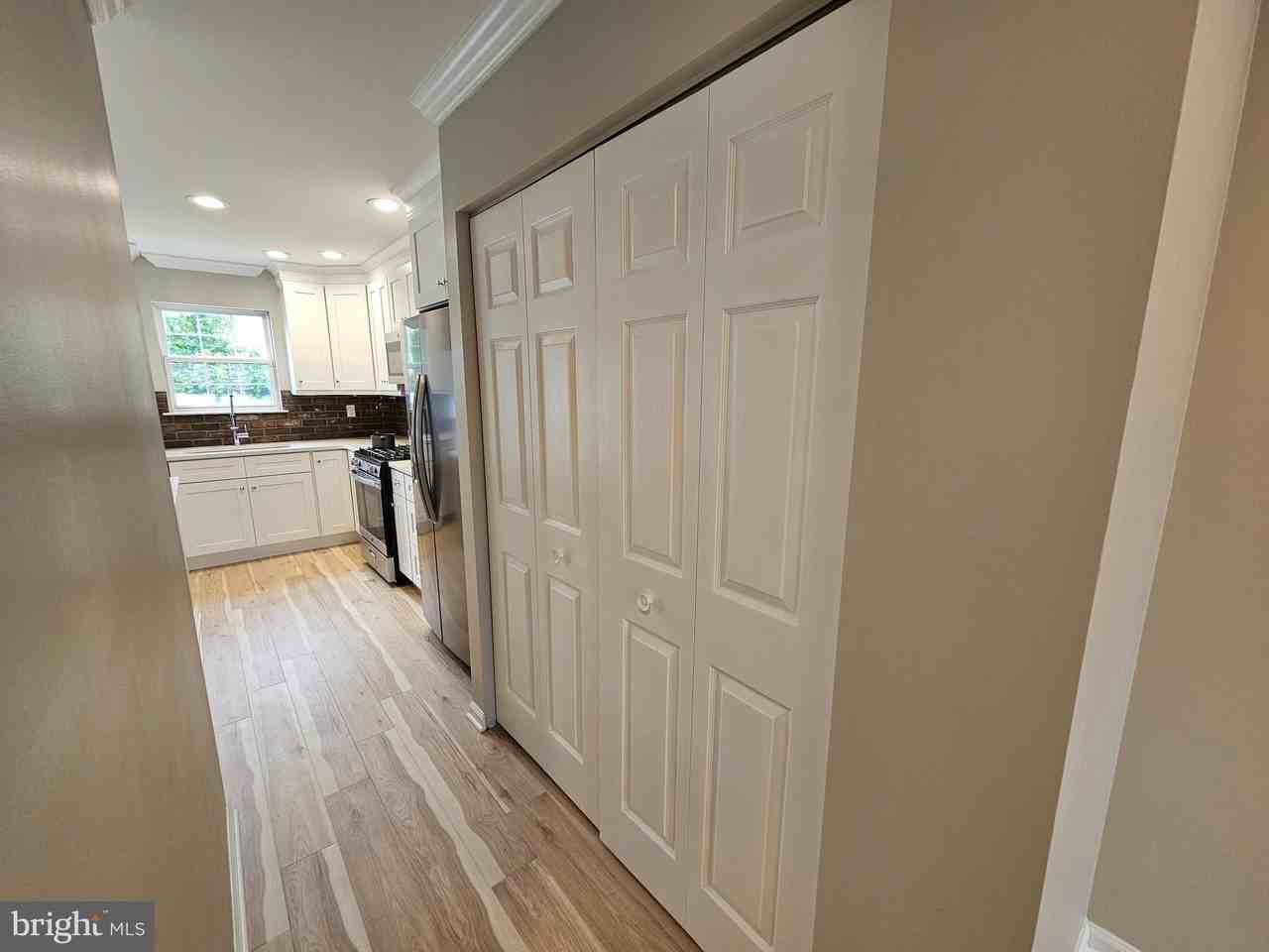 750 E Marshall St #611 - Photo 4 of 22