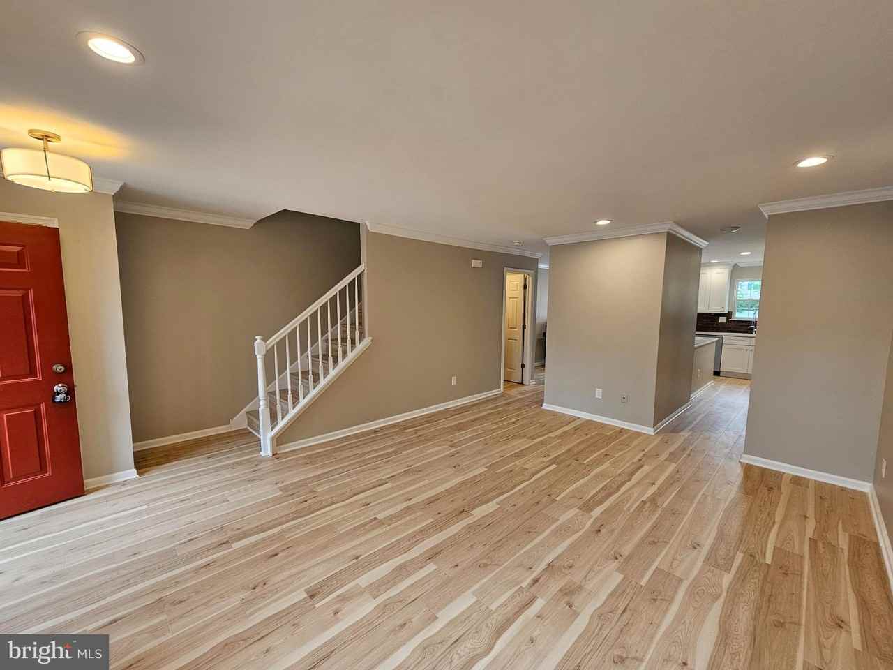 750 E Marshall St #611 - Photo 5 of 22