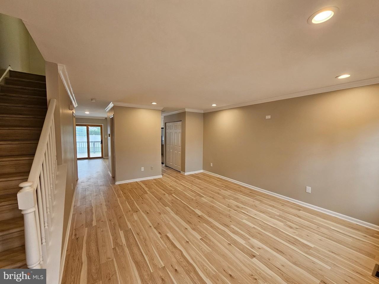 750 E Marshall St #611 - Photo 6 of 22