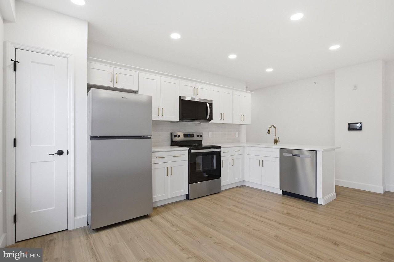 21 W Front St #2B - Photo 4 of 15