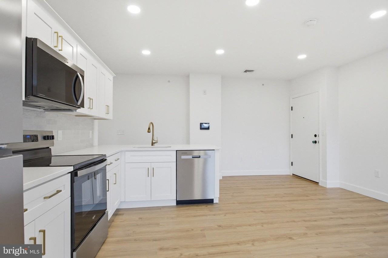 21 W Front St #2B - Photo 5 of 15