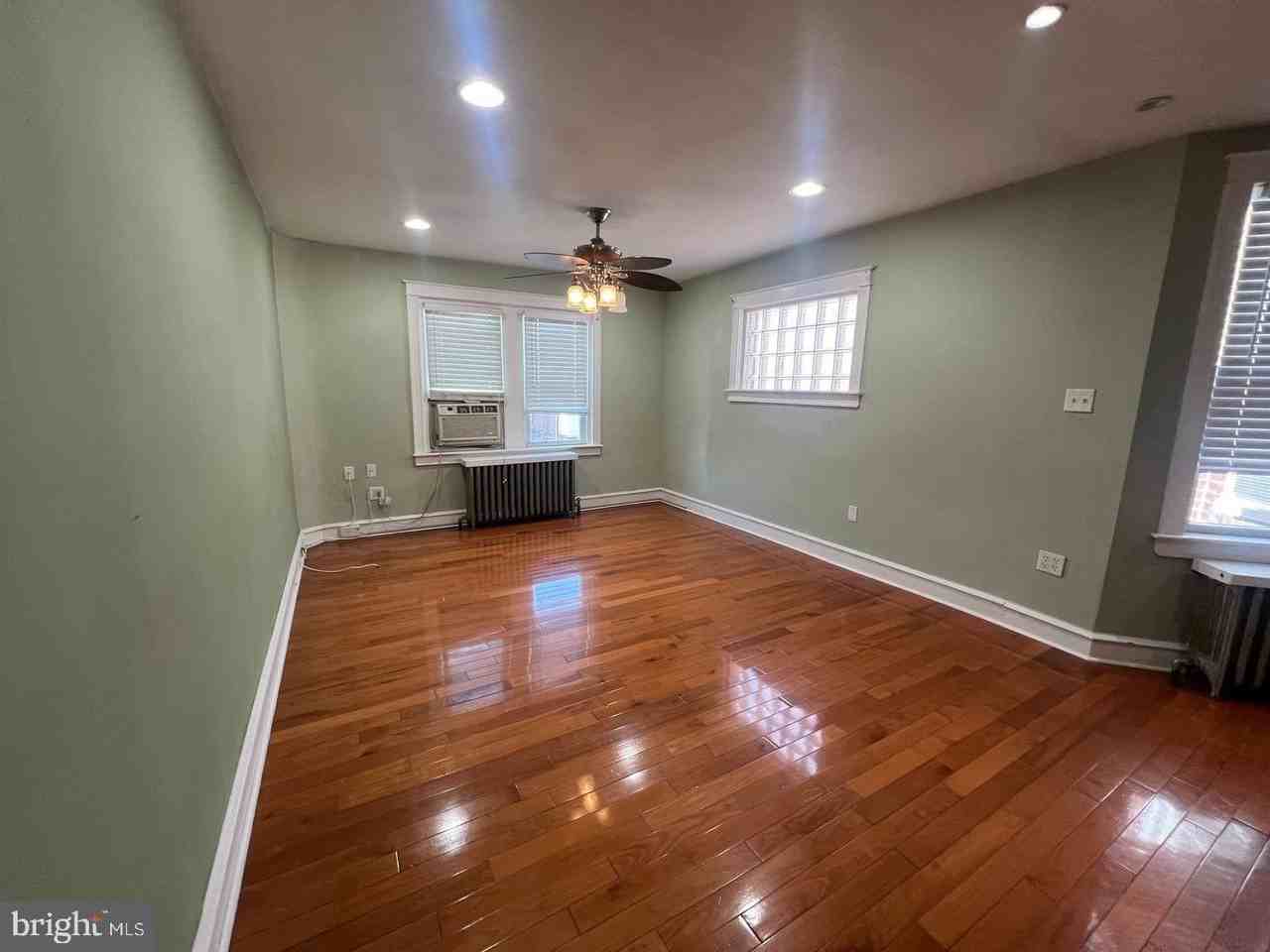 3204 Fanshawe St #2ndFL - Photo 2 of 18