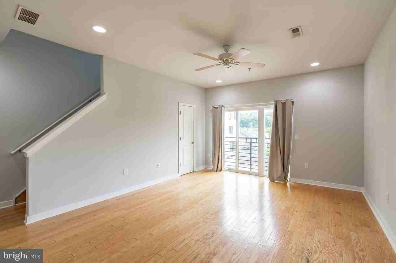 4124 Tower St - Photo 6 of 34
