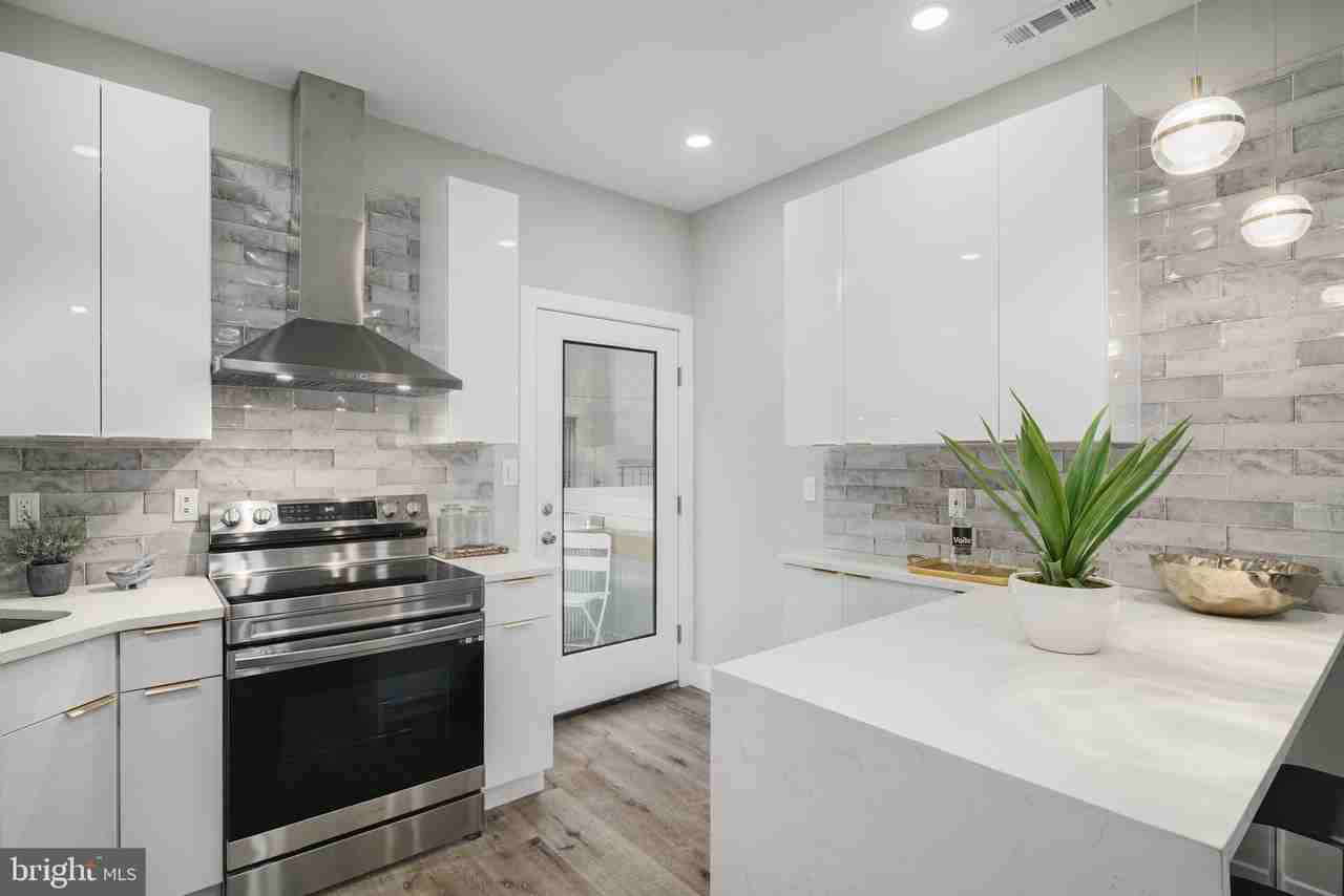 1006 S Fairhill St - Photo 7 of 25