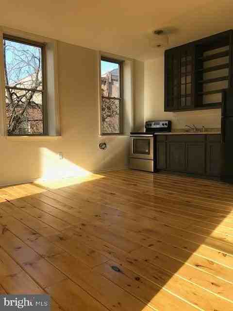 769 S 2nd St #B - Photo 2 of 13