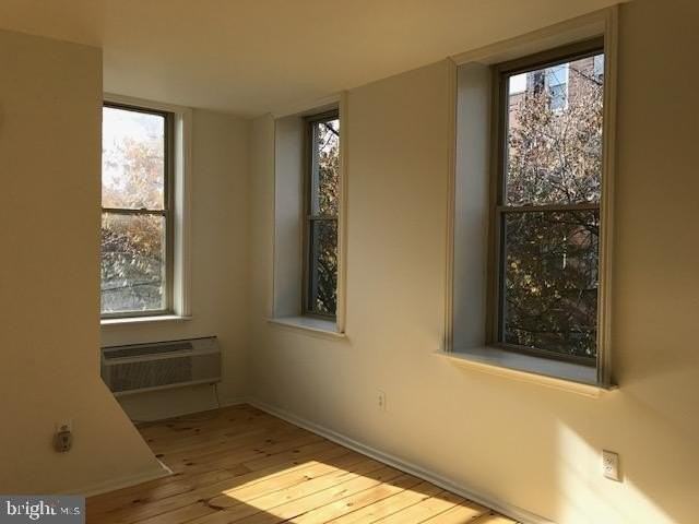 769 S 2nd St #B - Photo 4 of 13